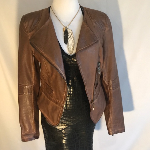 Brown leather jacket with zipper details - Picture 4 of 6
